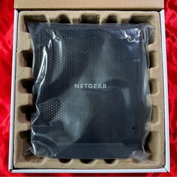 Netgear Nighthawk AC1990 WiFi Cable Modem Router - Picture 3 of 4